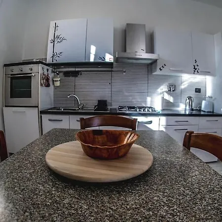 公寓 Da House Montefiascone *